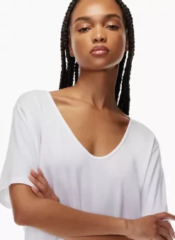 Foundation V-neck Cropped T-shirt -Fashion Women Shop s22 00 a01 82812 1275 on d