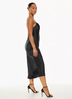 Model Maxi Dress 13 Model Maxi Dress -Fashion Women Shop s23 01 a08 109352 1274 on d